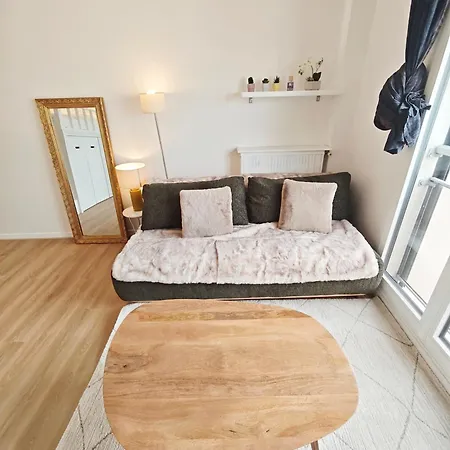 Bright Bastille Nation For 3 Guests * Paryż