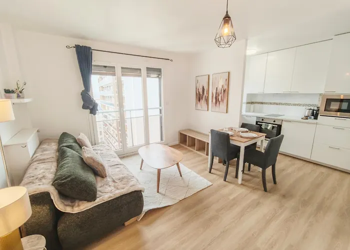 Bright Bastille Nation For 3 Guests Apartament