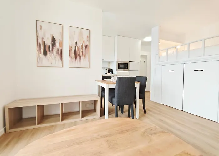 Bright Bastille Nation For 3 Guests Apartament