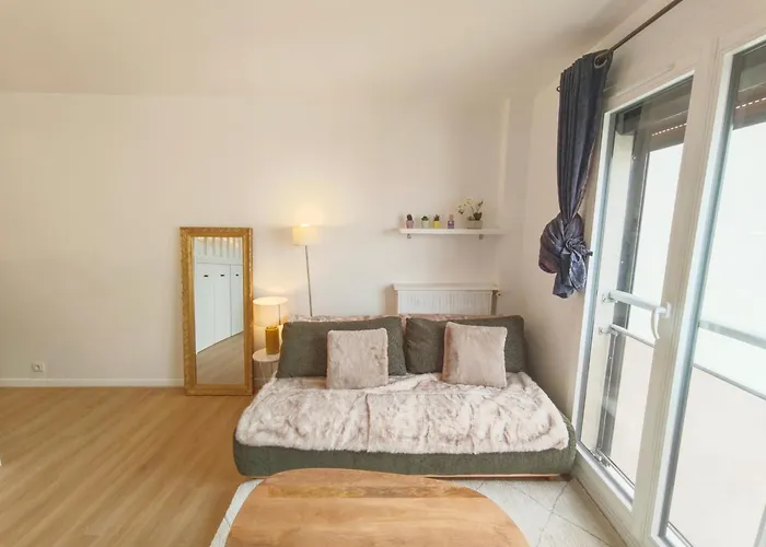 Apartament Bright Bastille Nation For 3 Guests Paryż